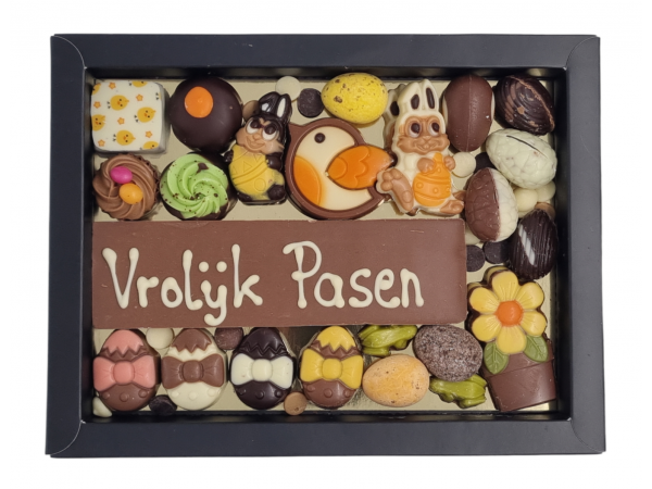 Paas assortiment chocolade met tekst Vrolijk Pasen